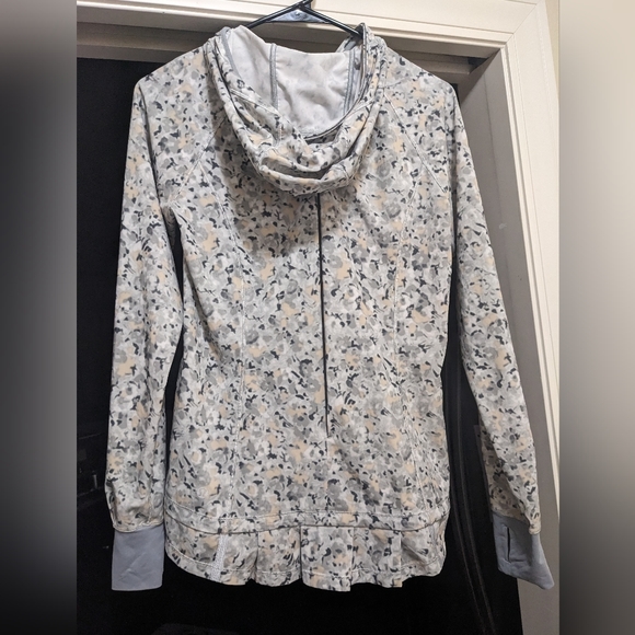 Lululemon Half Zip Pullover size 2 - Picture 2 of 8